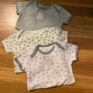 Burt’s Bees bodysuit bundle of 3 (6-9 Months)